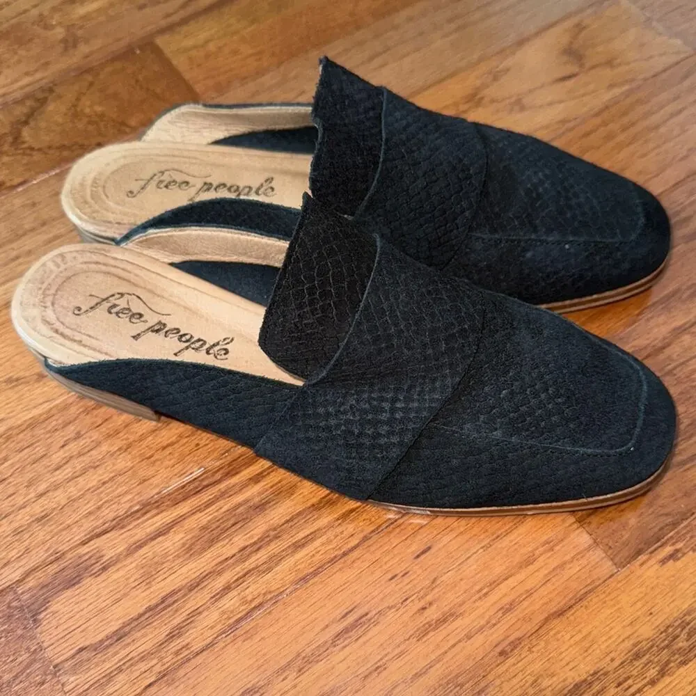 Free People Women’s Black Snakeskin Embossed Suede At Ease Mules Size 37/7